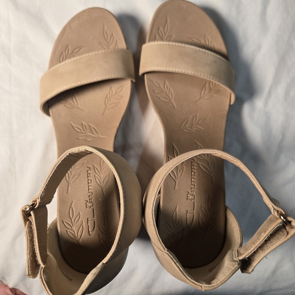 CL by Chinese Laundry Shoes Women's Kaya Wedge Sandal Size 8.5 NWOB - Picture 10 of 10
